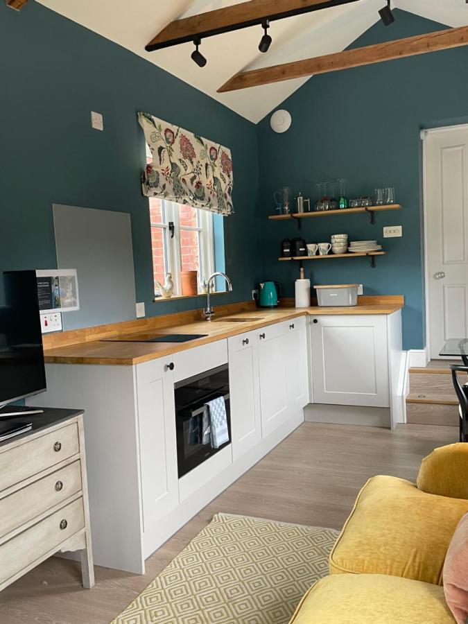 Cockloft Romantic Countryside Hideaway Bishops Cannings Exterior foto